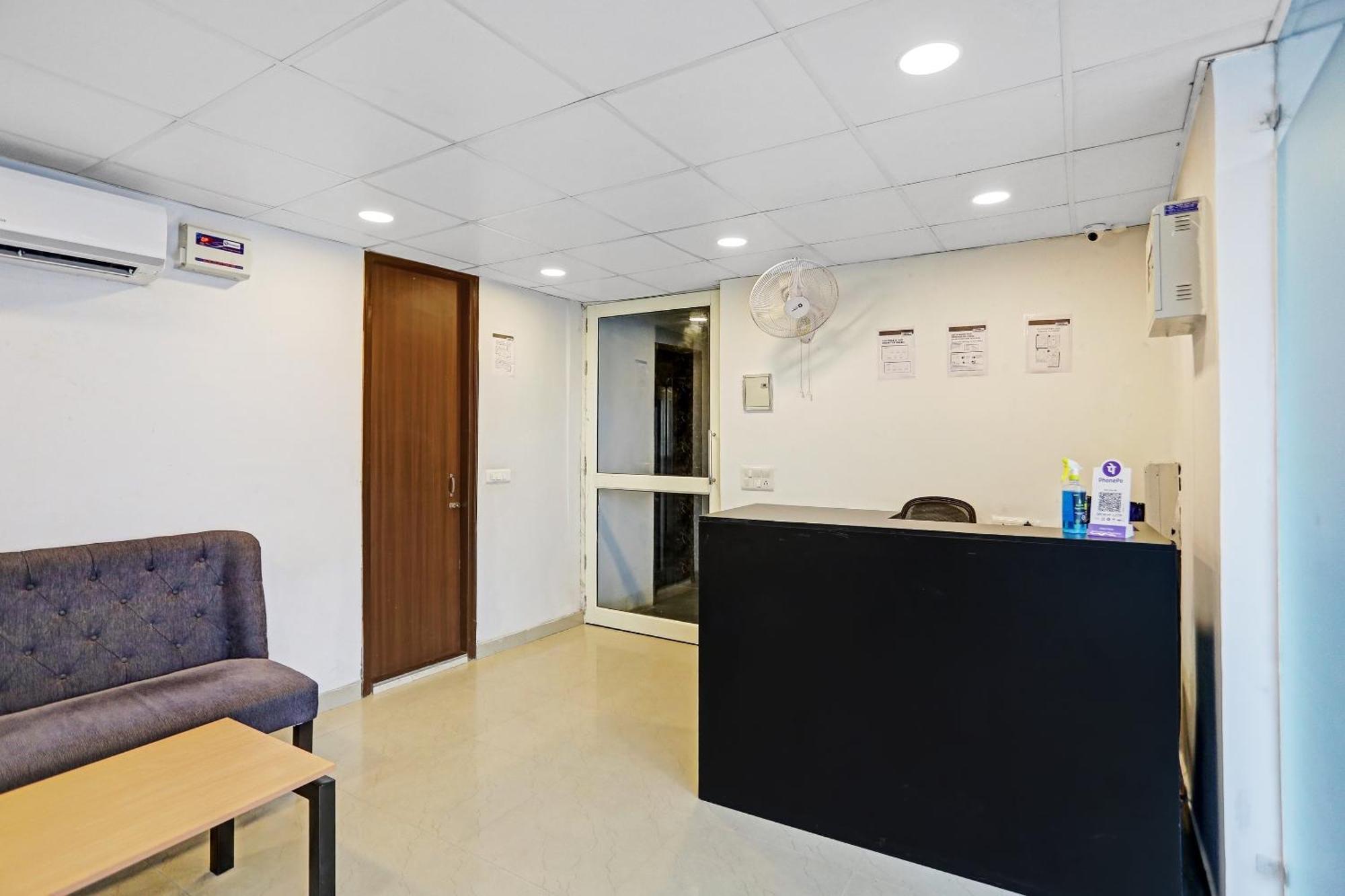Collection O Agniv Residency Near Saket Metro Hotel New Delhi Buitenkant foto