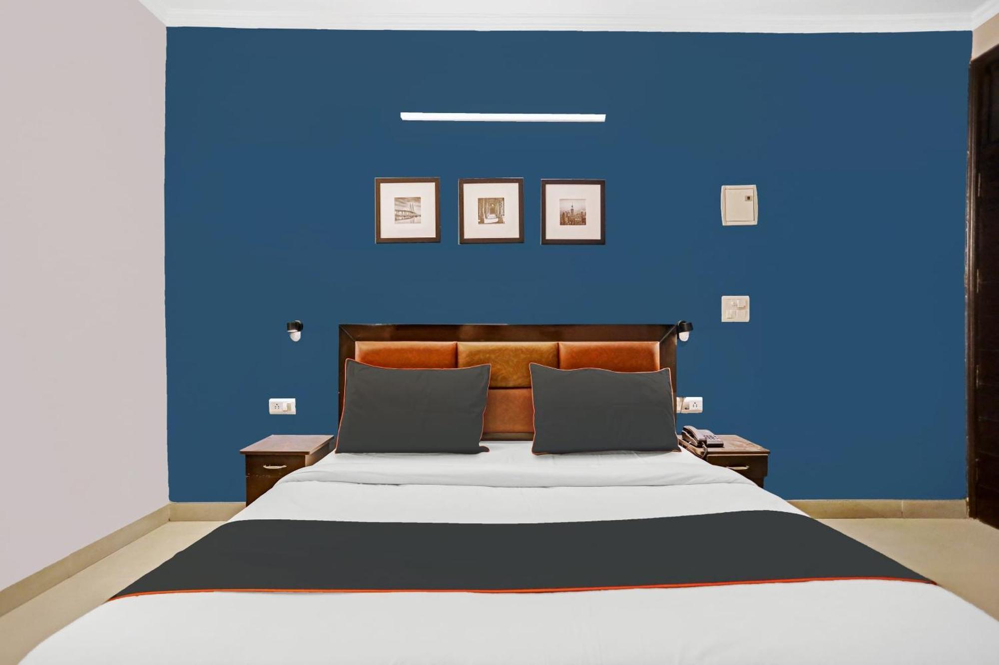Collection O Agniv Residency Near Saket Metro Hotel New Delhi Buitenkant foto
